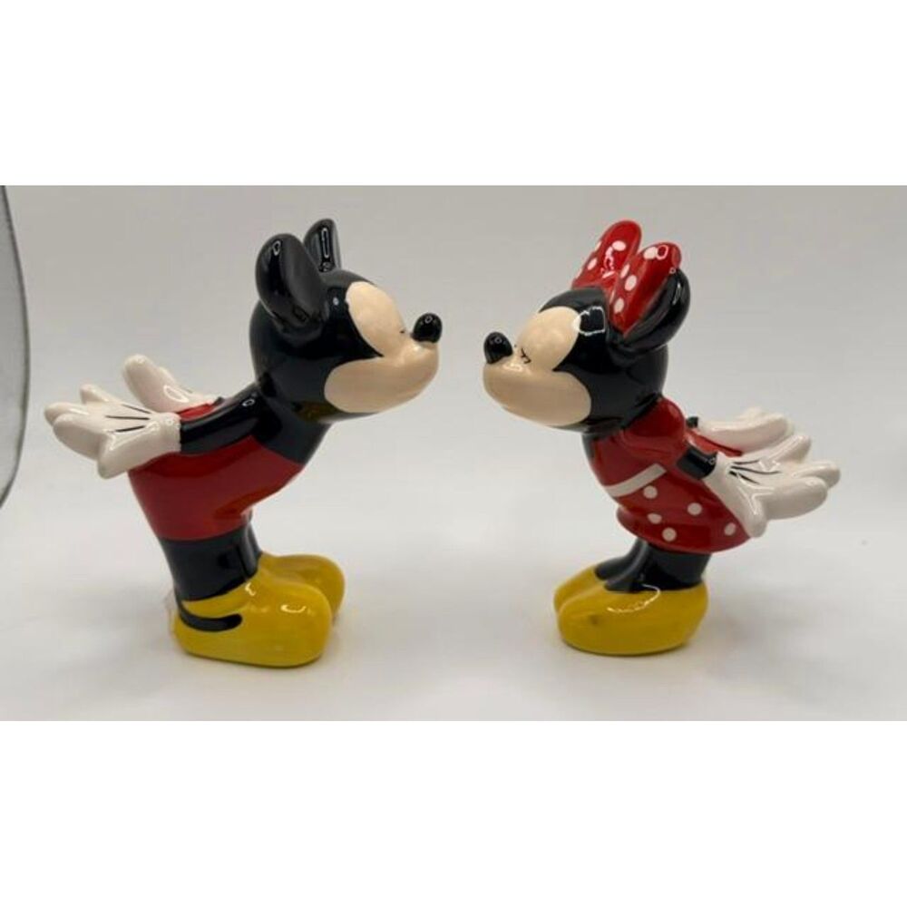 Disney Mickey & Minnie Mouse Kissing Ceramic Salt And Pepper Shakers
